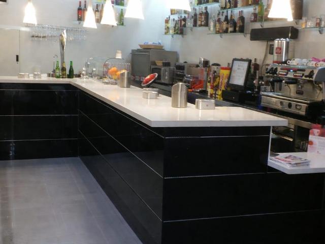 LOCAL CENTRICO A LA VENTA IDEAL COMO CAFETERIA