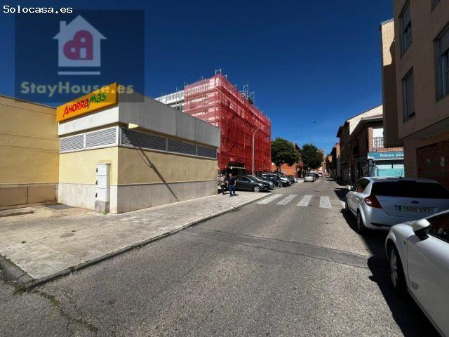 Local céntrico de 83 m2 en bruto. Perfecto para almacén, oficina o clinica