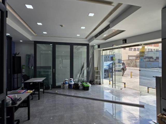 LOCAL COMERCIAL 145 M2 URB. LA CARLOTA