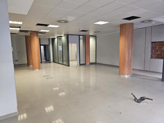 Local Comercial con Máxima Visibilidad en Alquiler – Los Alcázares