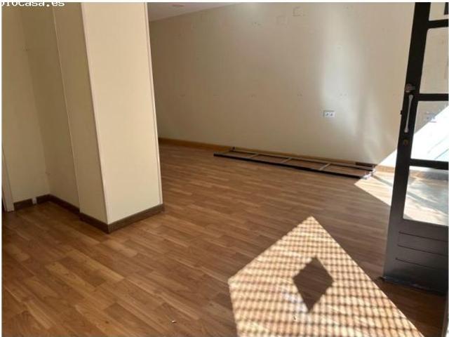 Local comercial con doble escaparate en zona de alto tránsito – Centro de Murcia