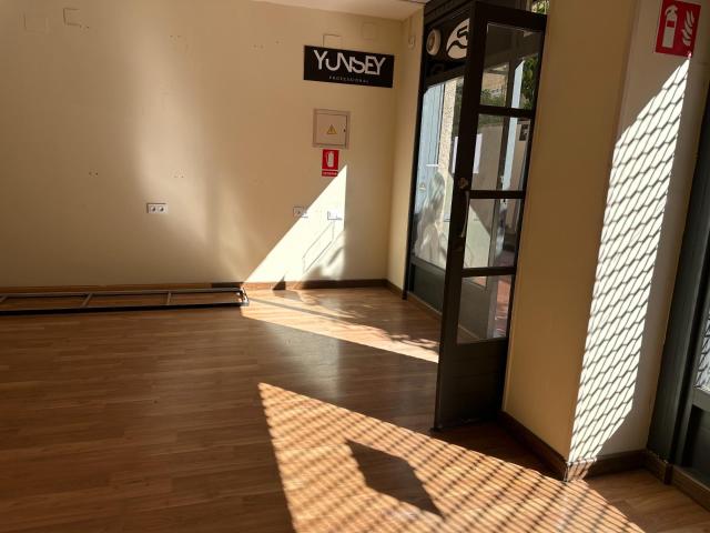 Local comercial con doble escaparate en zona de alto tránsito – Centro de Murcia