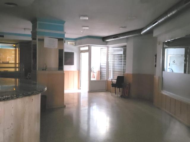LOCAL COMERCIAL CON ENTRESUELO CHAFLAN