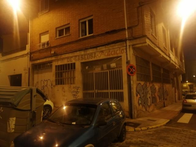 LOCAL COMERCIAL CON GARAJE, APTO COMO ALMACEN