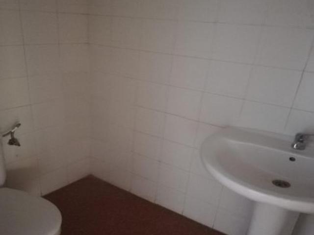 LOCAL COMERCIAL CON LUZ Y AGUA