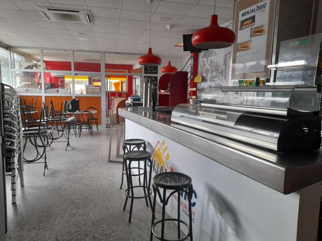Local comercial con terraza en Dosrius