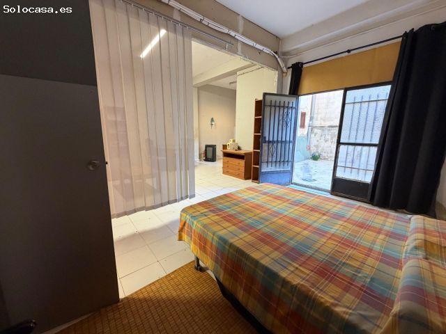 LOCAL COMERCIAL CON VIABILIDAD PARA CAMBIO DE USO A VIVIENDA