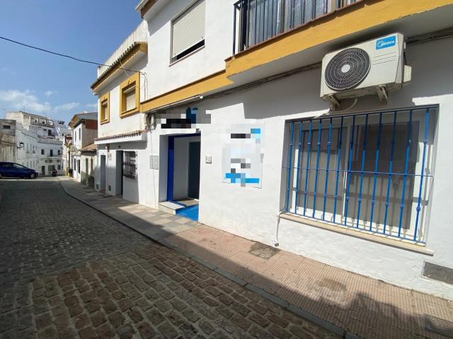 LOCAL COMERCIAL CON 166M2 EN RENTABILIDAD