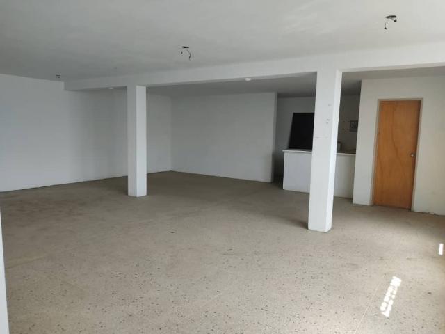 LOCAL COMERCIAL CALLE MARIÑO CON AZCUE VE02 1135SC SSIL