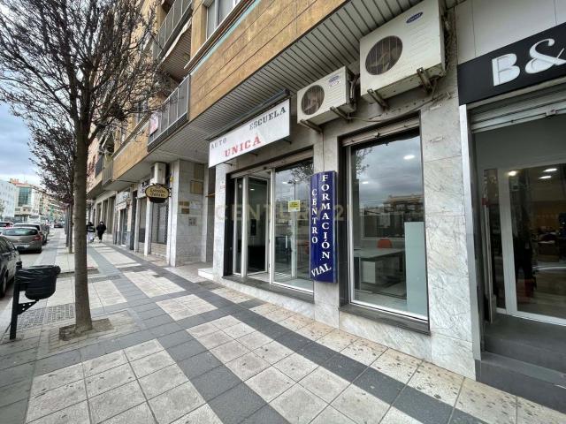 LOCAL COMERCIAL CÉNTRICO EN MEDINA OLMOS, Guadix