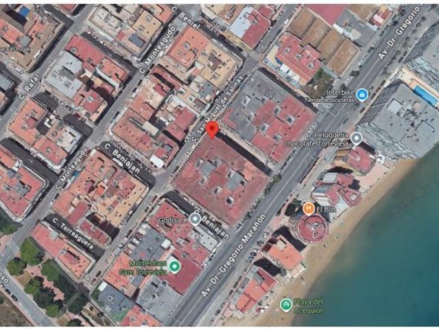 LOCAL COMERCIAL A 50 METROS DEL MAR EN TORREVIEJA – TOTALMENTE EQUIPADO