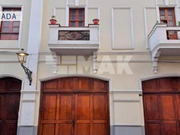 ¡Local comercial a una cuadra de la Plaza Mayor de Lima!
