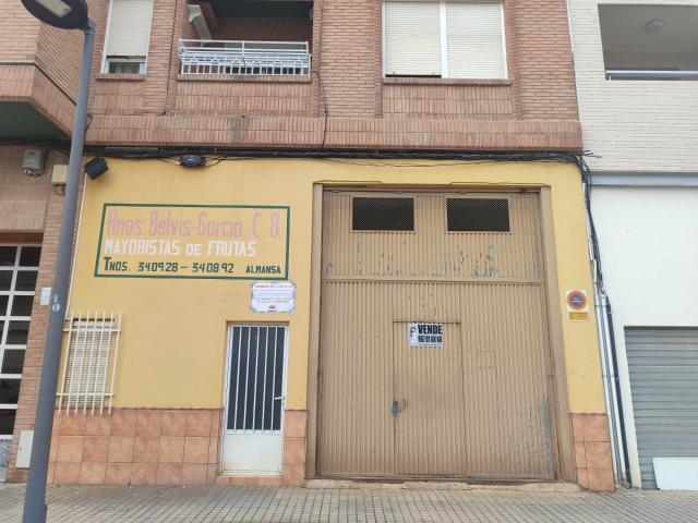 LOCAL COMERCIAL A LA VENTA
