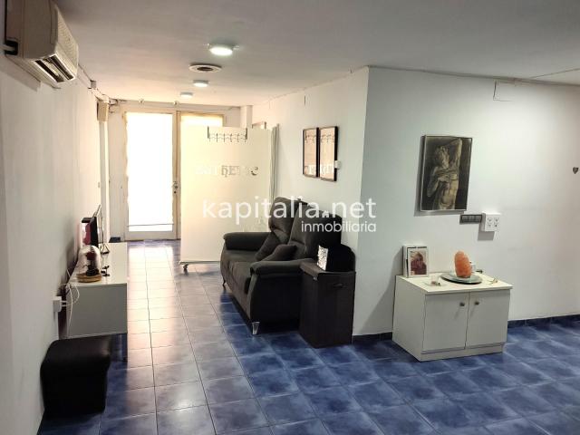 LOCAL COMERCIAL A LA VENTA EN ONTINYENT, UBICADA EN ZONA CENTRICA
