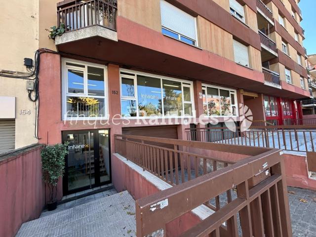LOCAL COMERCIAL A L'AVINGUDA BARCELONA
