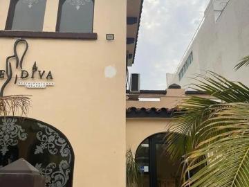 Local comercial a media cuadra del boulevard