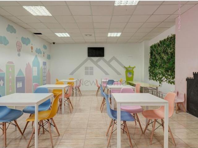 Local comercial acondicionado en alquiler | Posibilidad de continuar actividad infantil