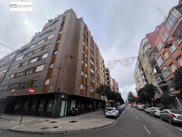 LOCAL COMERCIAL ACONDICIONADO EN ESQUINA CON BAÑOS