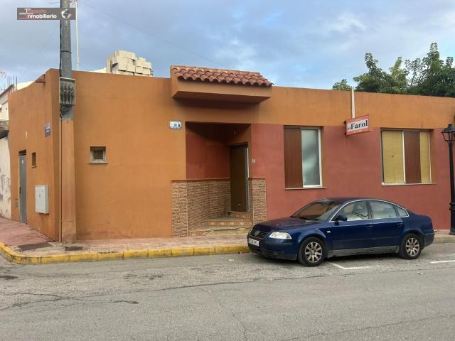 LOCAL COMERCIAL, ADAPTADO COMO BAR, HACE ESQUINA, CUEVAS DE ALMANZORA