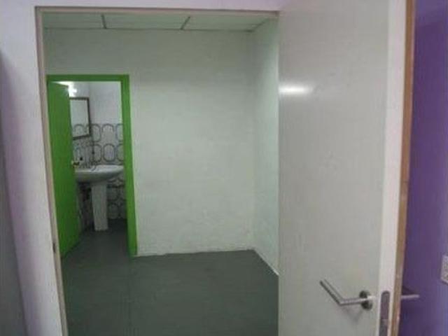 LOCAL COMERCIAL AL LADO DE SERRERIA