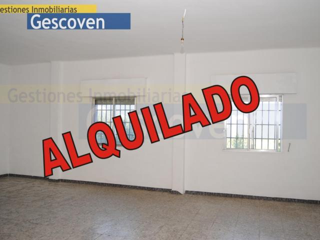 LOCAL COMERCIAL ALMACÉN CON ENTRADA PARA VEHÍCULOS