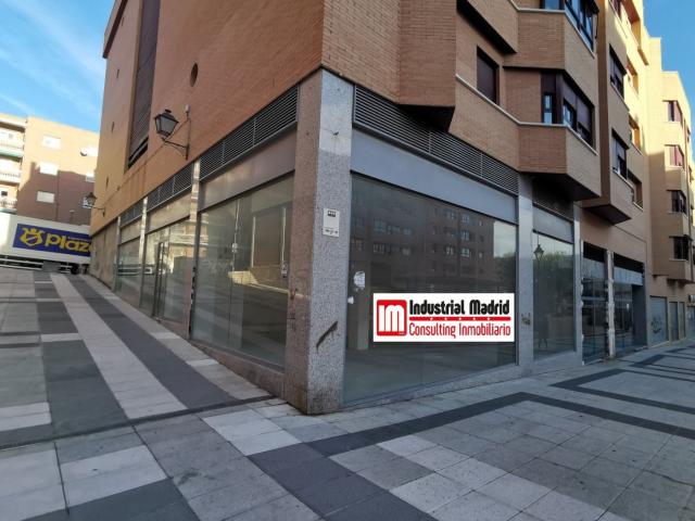 LOCAL COMERCIAL ALQUILER ARGANDA CON MULTIPLES POSIBILIDADES