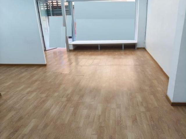 LOCAL COMERCIAL ARREGLADO