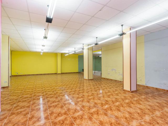 LOCAL COMERCIAL AUSEVA 3 y 5