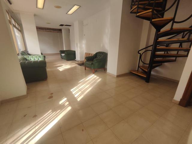 LOCAL COMERCIAL AV EUROPA