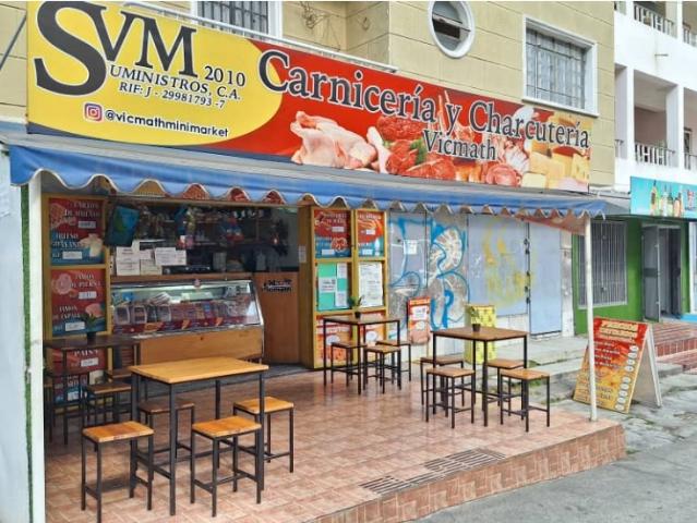 LOCAL COMERCIAL AVENIDA VICTORIA 29mts