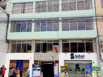 Local Comercial de 138 m² en venta en Tacna
