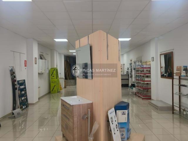 Local comercial de 150 m² listo para entrar – zona centro Cambrils – ideal tienda o servicios