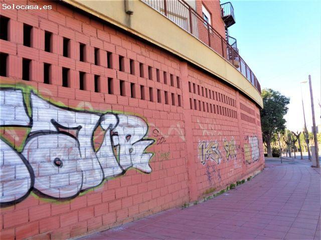 LOCAL COMERCIAL DE 1600 METROS