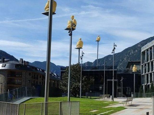 Local comercial de 160 m2 a pie de calle en Andorra la Vella
