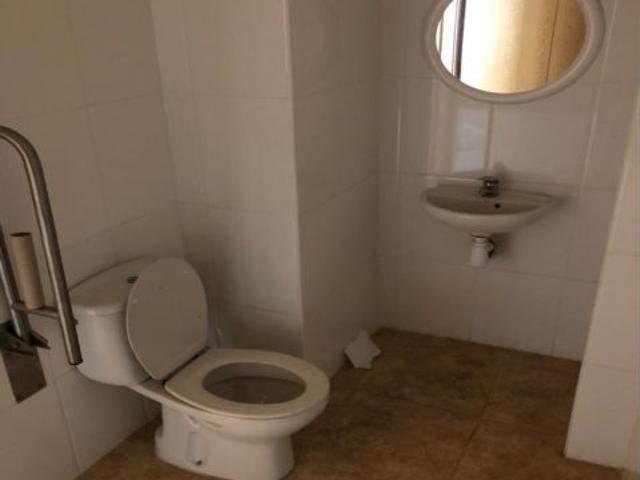 LOCAL COMERCIAL DE 198 METROS CUADRADOS