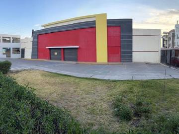 Local Comercial de 1,262 m² y 9 estacionamientos en avenida Arequipa