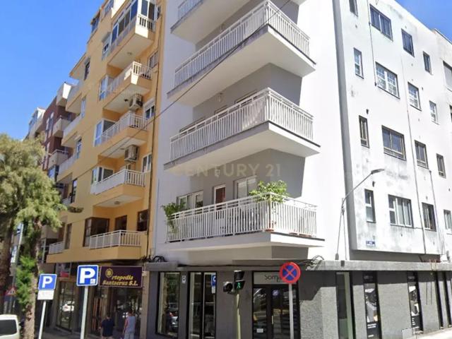 Local comercial de 220 m² en Ramón y Cajal. Zona céntrica. Zona con demanda real