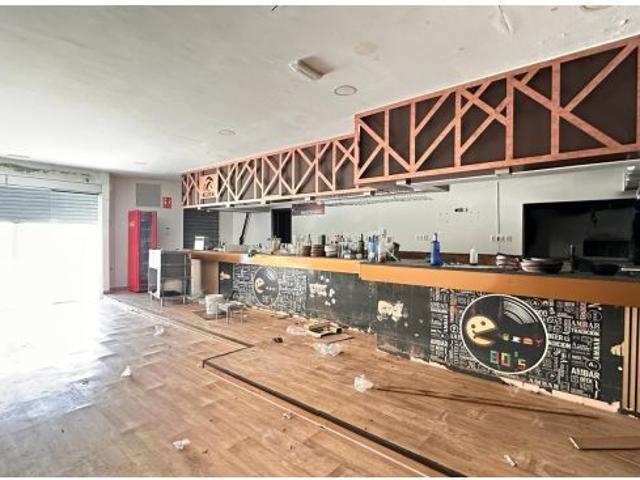 LOCAL COMERCIAL DE 235 M2 EN LA ENTRADA DE LALCUDIA