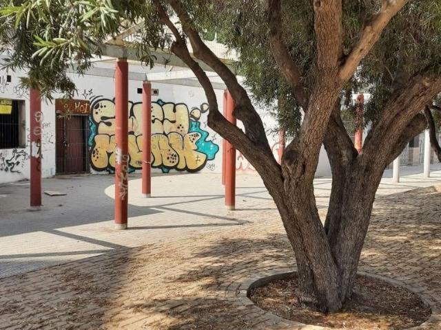 Local comercial de 282 m2 en alquiler, / SAN GABRIEL, ideal para hostelería