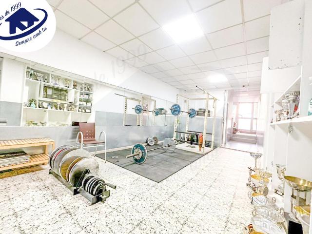 LOCAL COMERCIAL de 334 metros en PASEO DOCTOR MORAGAS JUNTO AYUNTAMIENTO