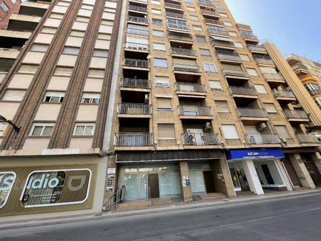 Local comercial de 379 m2 en buen estado en la calle Mayor de Molina de Segura