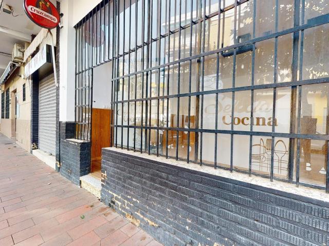 ¡LOCAL COMERCIAL DE 45 METROS CUADRADOS HACIENDO ESQUINA EN COLONIA DE LA PAZ!