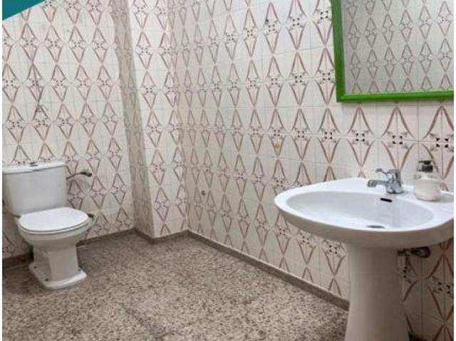 Local comercial de 90 m² en el corazón de Almansa