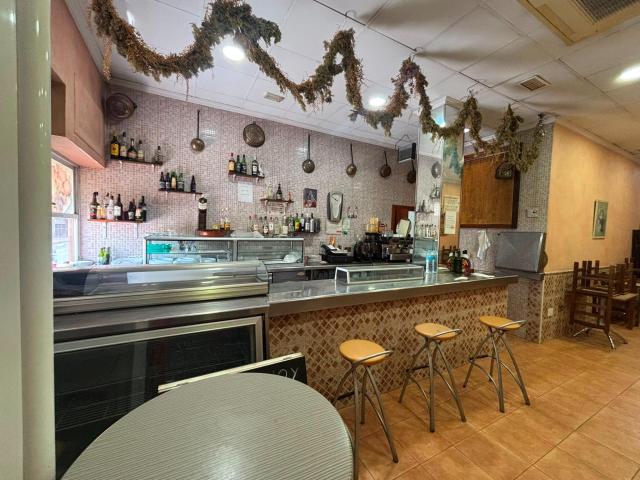 Local comercial de 93 m2 con posibilidad de cambio de uso a vivienda