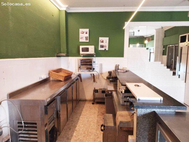Local comercial de esquina, junto al puerto deportivo de Mazagón