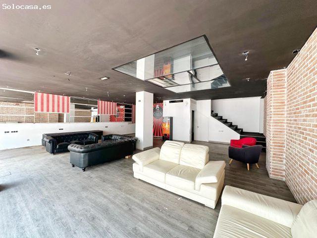 Local Comercial de Lujo en Venta en Puerto Banús a 100m del Mar