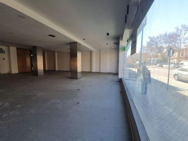 LOCAL COMERCIAL DISPONIBLE EN AVDA CRUZ DEL CAMPO