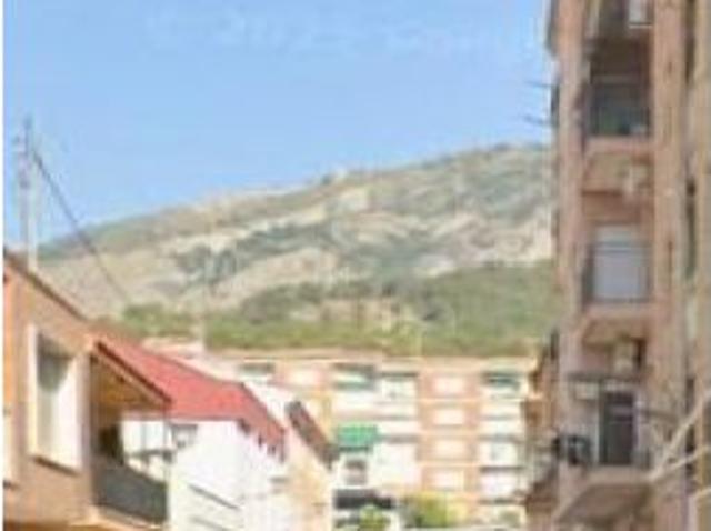 LOCAL COMERCIAL EN COCENTAINA