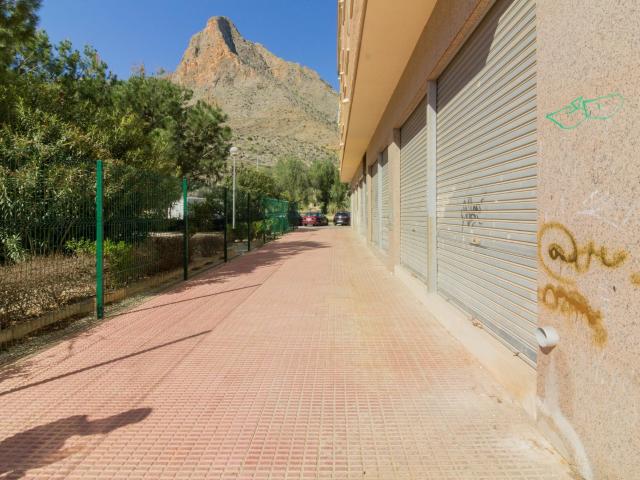 LOCAL COMERCIAL EN CALLOSA DE SEGURA