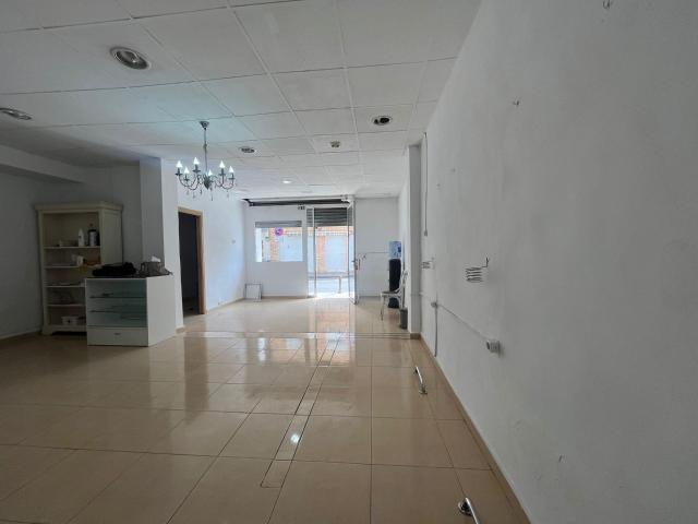 LOCAL COMERCIAL EN CALLE CÉNTRICA